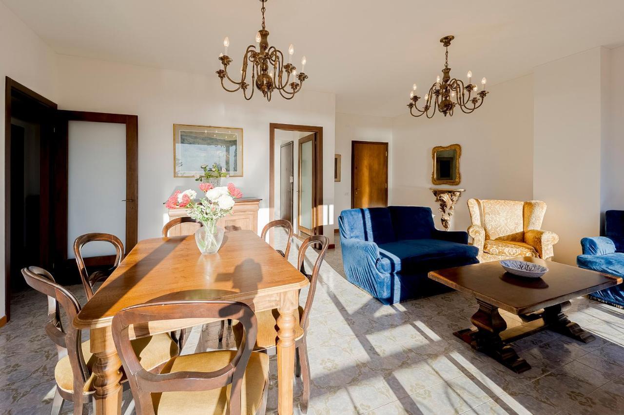 Apartmán Portosole Attic - With Terrace And Private Parking Sanremo Exteriér fotografie
