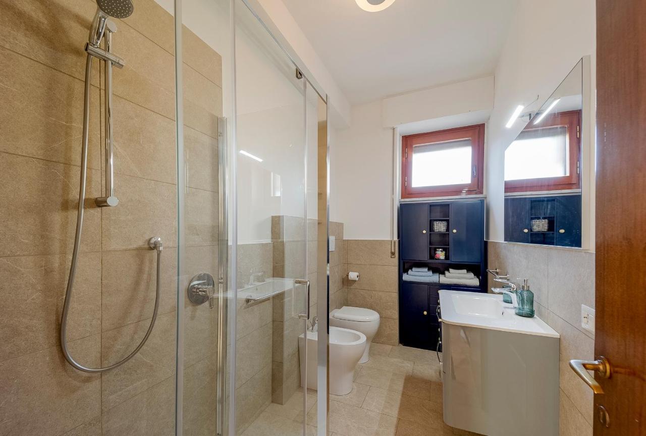 Apartmán Portosole Attic - With Terrace And Private Parking Sanremo Exteriér fotografie