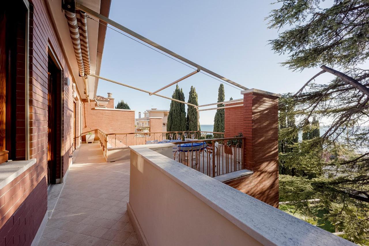 Apartmán Portosole Attic - With Terrace And Private Parking Sanremo Exteriér fotografie