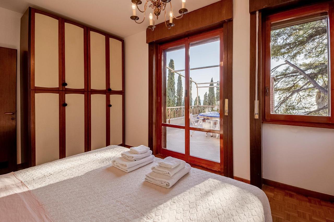 Apartmán Portosole Attic - With Terrace And Private Parking Sanremo Exteriér fotografie